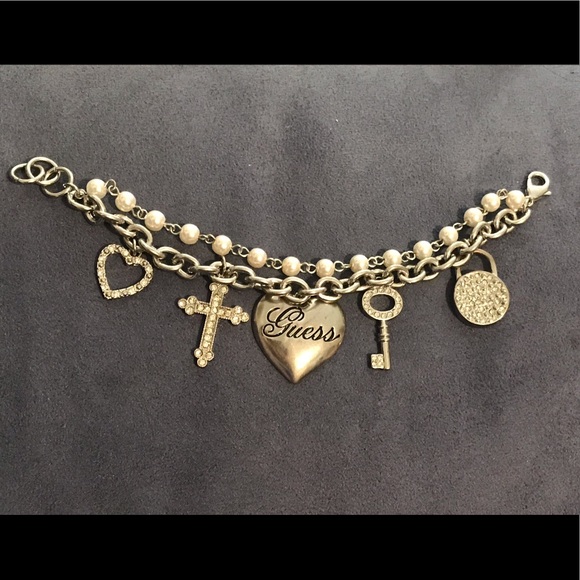 GUESS Sparkly Charm Bracelet GUC